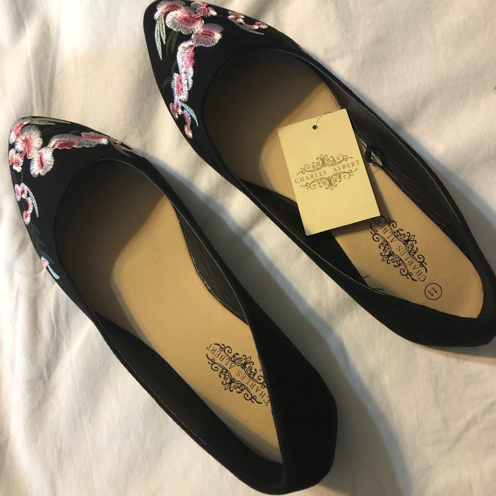 WOMEN'S DESIGNER CLASSIC FLATS